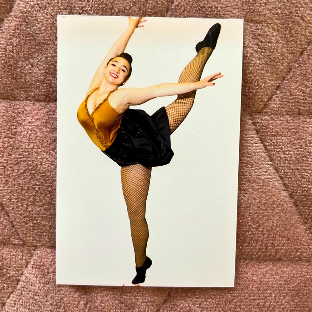 Jazz costume, size 4-6. Black and gold with beeds looks great on. Judges loved!
